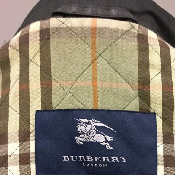 BURBERRY Quilted Check Jacket w/Packed Hood - Picture 7 of 8